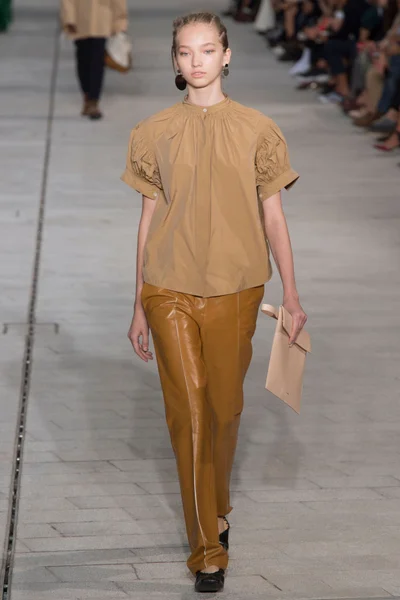 Look 53